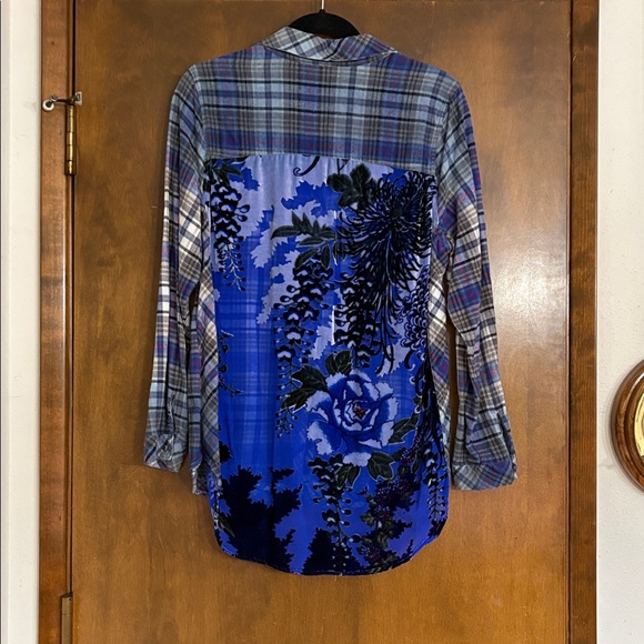 Soft Surroundings Plaid Shirt with Blue and Red Accents back with velvet print L - Picture 3 of 4